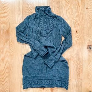 Athleta cable knit Sawtooth sweater dress in gray